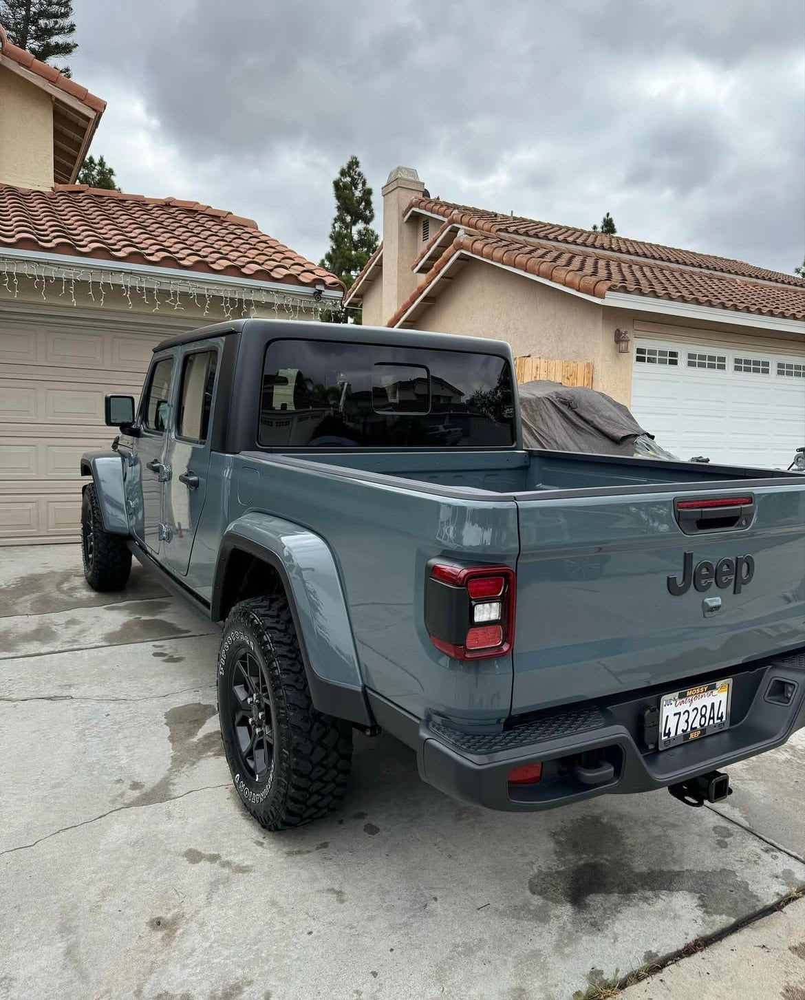 Inside & Out - Pollitos details