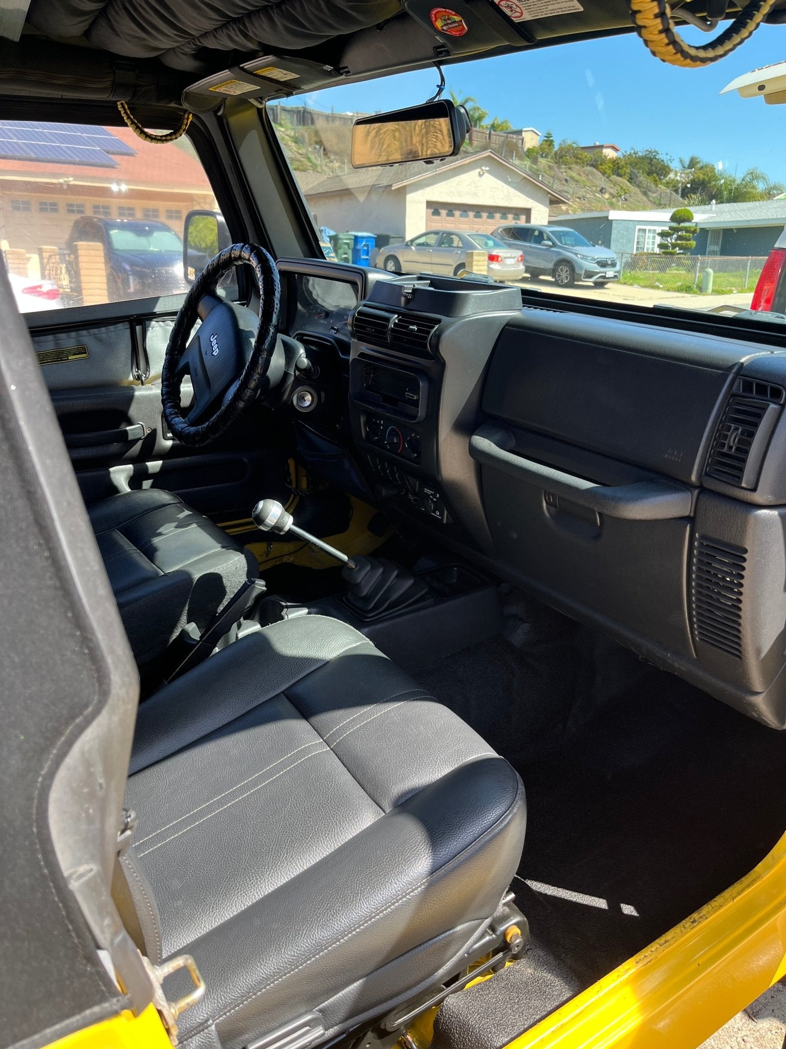 Inside & Out - Pollitos details