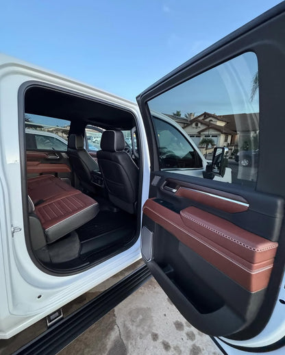 Interior detail - Pollitos details